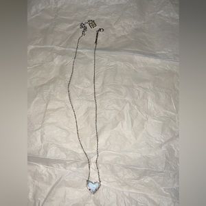 Silver Kendra Scott necklace - Opal heart